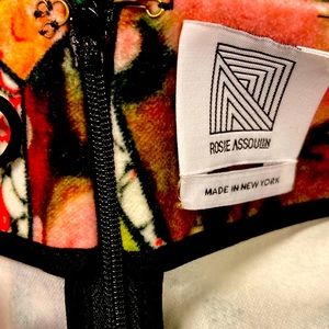 Size waist most likely 12 inch waist X small skirt condition 10/10